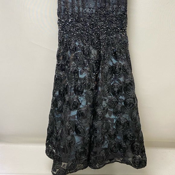 Ivonne D Rosette beaded, sleeveless long gown - Picture 9 of 12